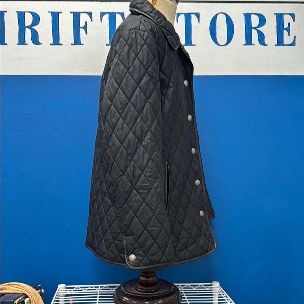 Chic Black Quilted Jacket - Picture 2 of 6